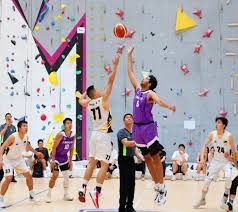 C罗晒抵达葡萄牙国家队的照片引热议，球迷：摄影师水平不咋样