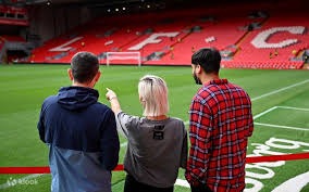 揭秘澳门“博彩专营权”的更迭：从何鸿燊时代到现代格局。（解读澳门“博彩专营权”的变迁：由何鸿燊时期迈向当今格局）